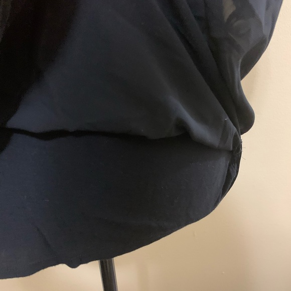 Joseph A. Black Sheer Short Sleeve Medium Top - Picture 4 of 10